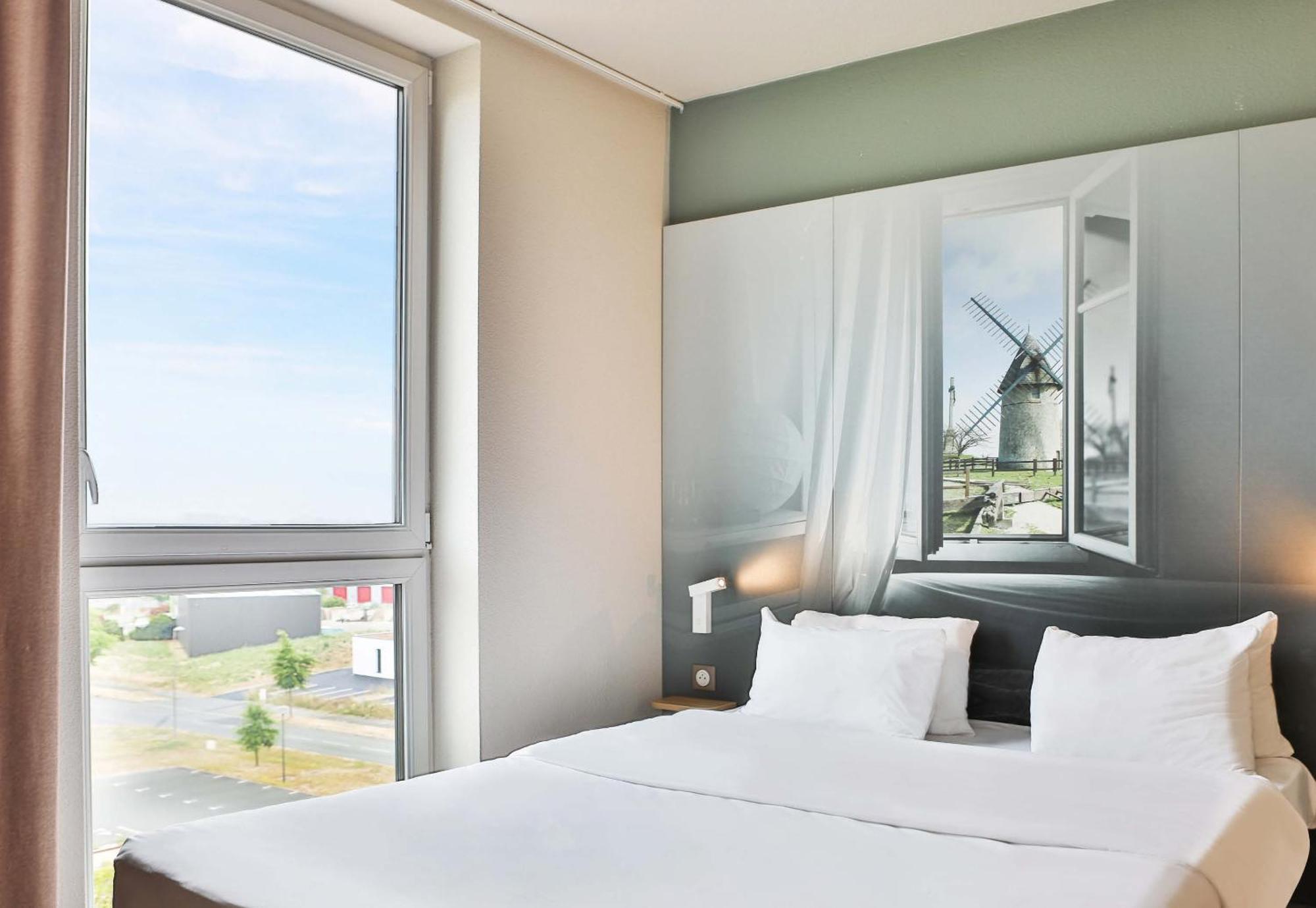 B&B Hotel Les Herbiers Eksteriør bilde