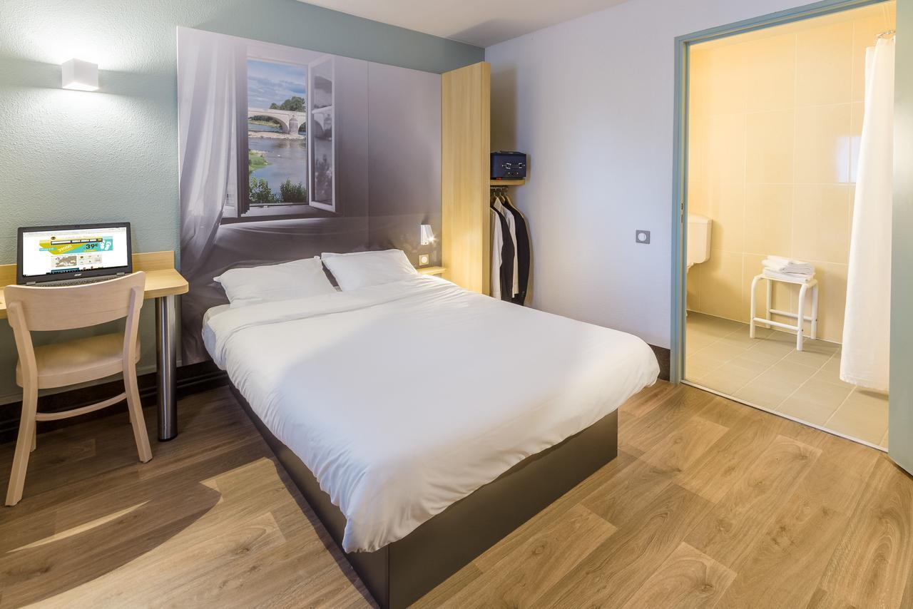 B&B Hotel Les Herbiers Eksteriør bilde