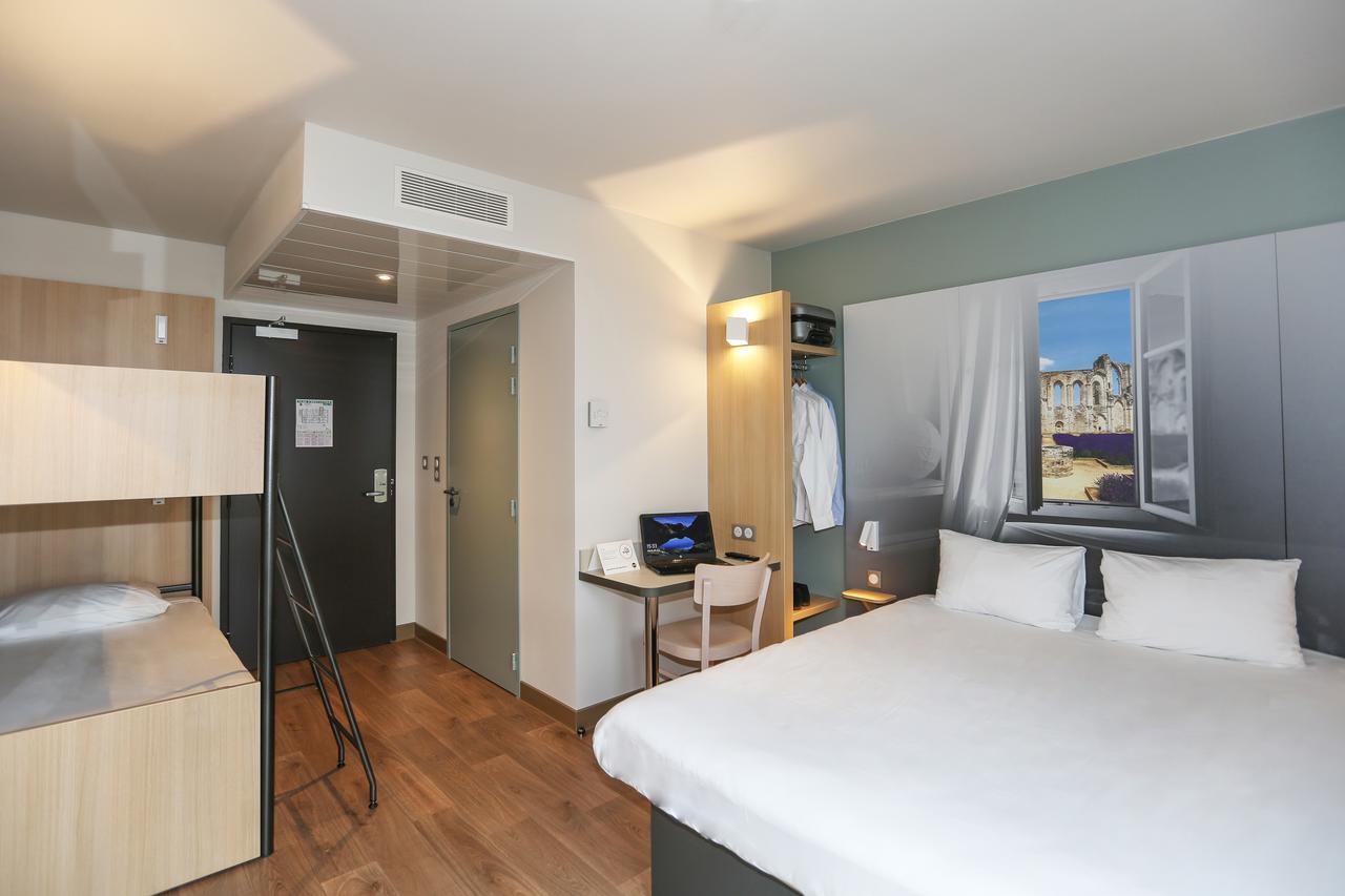 B&B Hotel Les Herbiers Eksteriør bilde