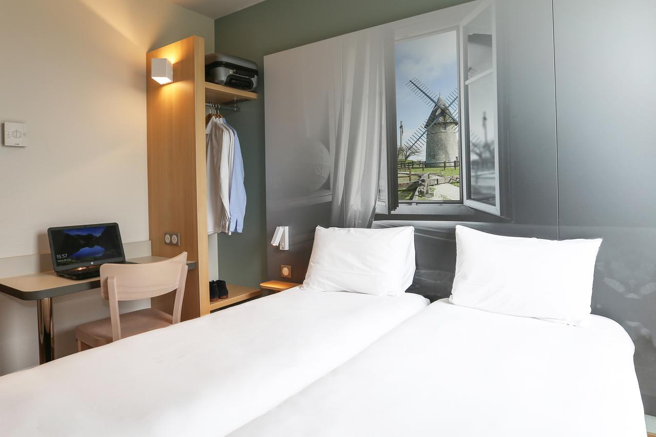 B&B Hotel Les Herbiers Eksteriør bilde